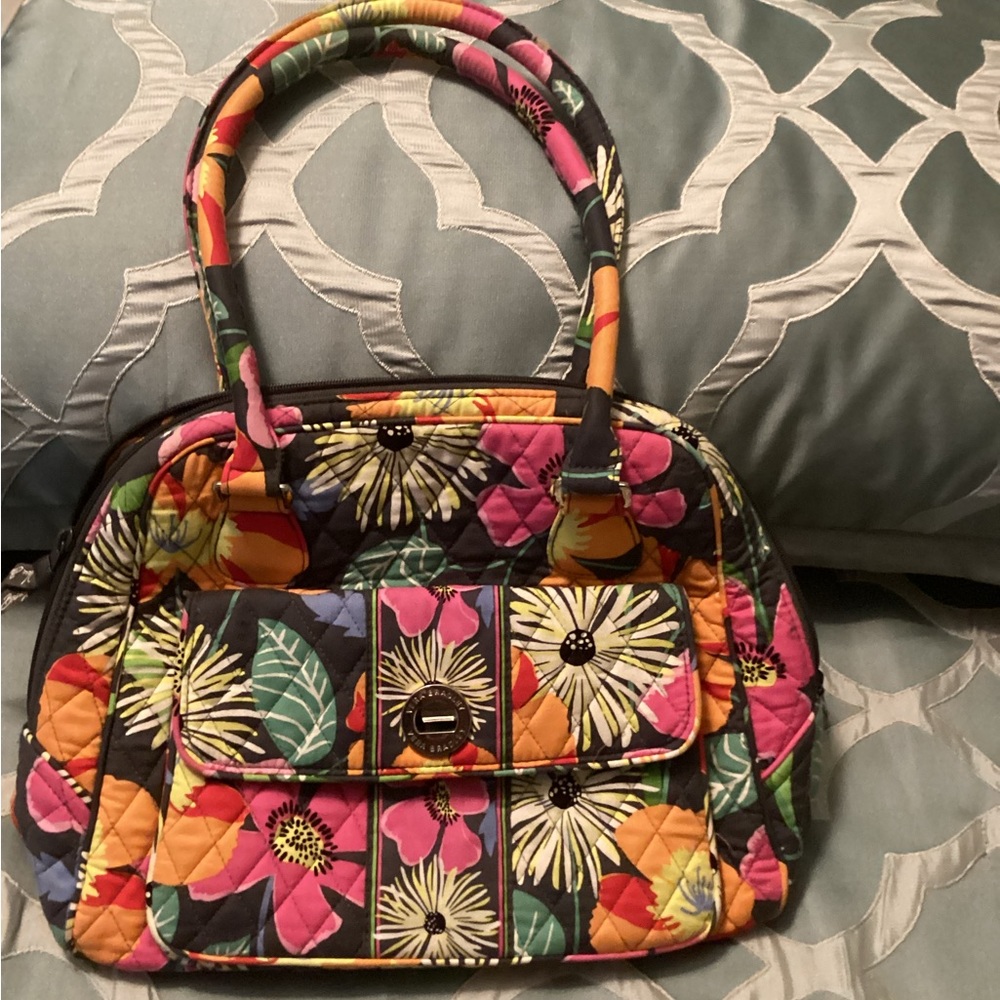 Vera Bradley turn lock satchel retired style. EUC